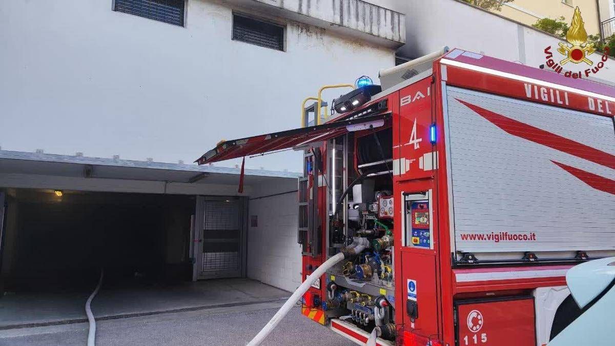 https://www.quotidianodelsud.it/wp-content/uploads/2026/09/roma-vitellia-incendio-box-vvff.jpeg