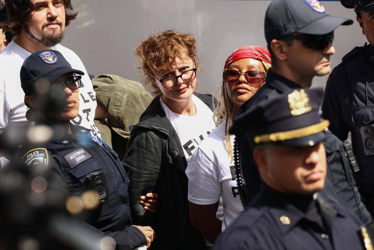 https://www.quotidianodelsud.it/wp-content/uploads/2026/09/sarandon-arresto-afp-2409.jpeg