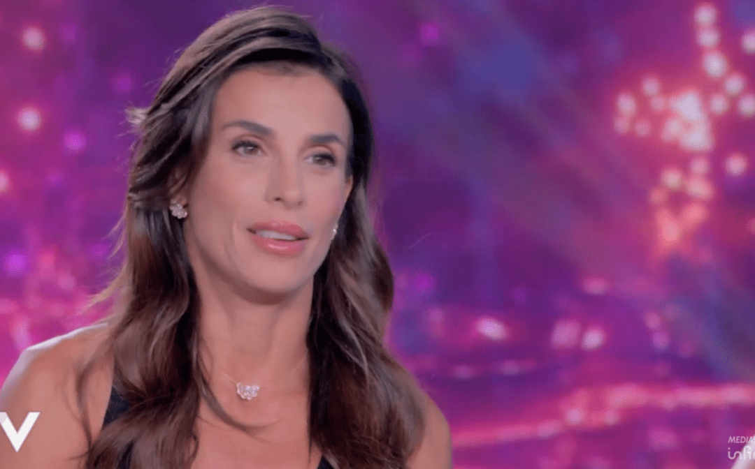 Elisabetta Canalis: “Lasciare l’Italia mi ha portato serenità. L’amore? Sono un’eterna single “