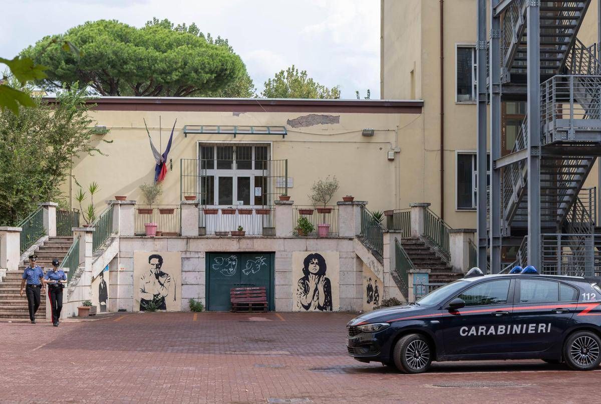 https://www.quotidianodelsud.it/wp-content/uploads/2026/09/scuola-accoltellamento-carabinieri-ipa-fg.jpeg