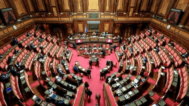 Legge elettorale, Senato approva emendamento maggioranza su preferenze. Meloni: “Mancavano dal ’93”