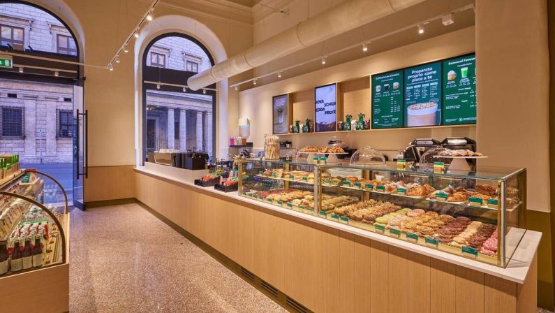 Starbucks taglia quota 9 a Roma con l’apertura del nuovo store di Corso Vittorio