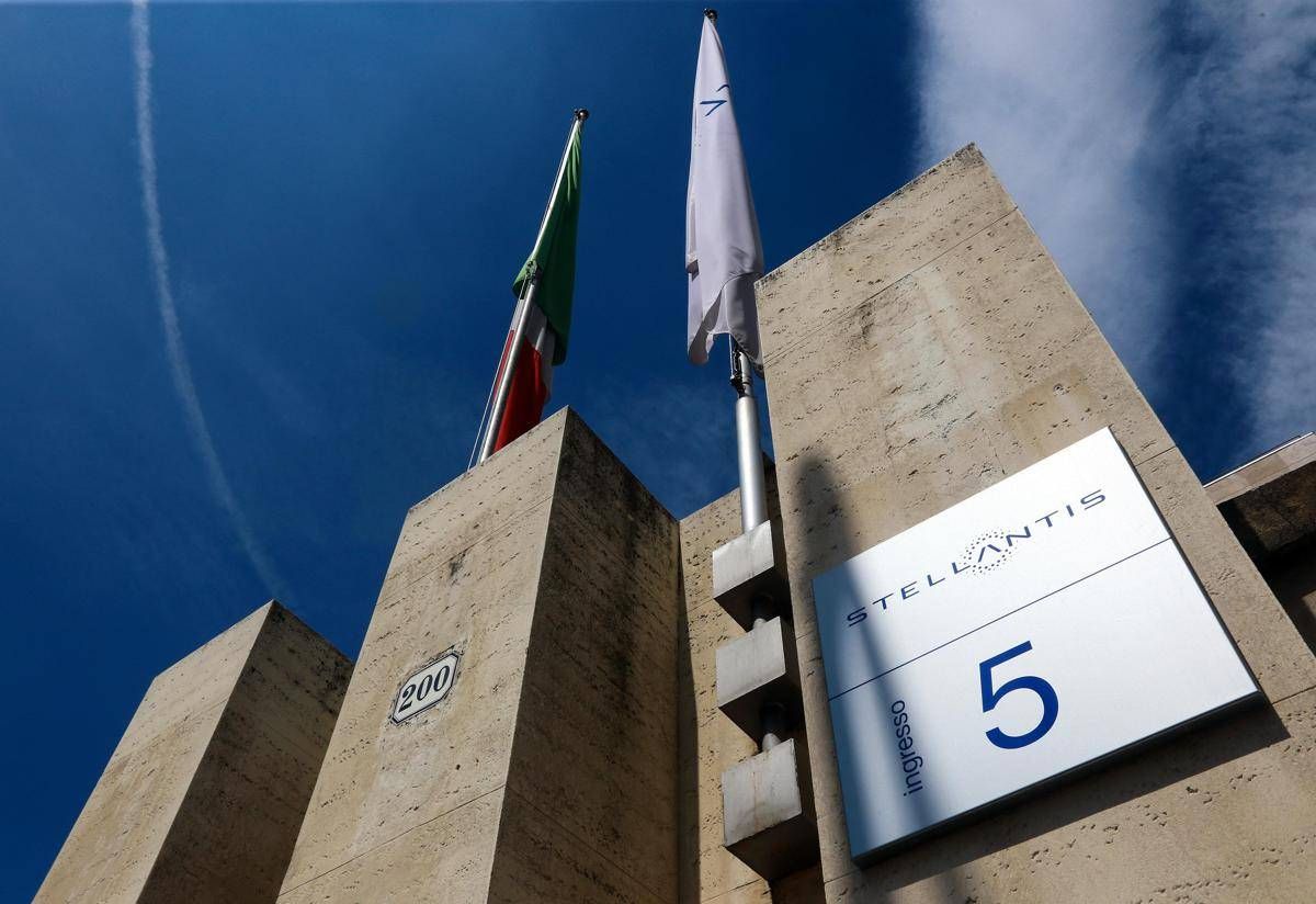 https://www.quotidianodelsud.it/wp-content/uploads/2026/09/stellantis-mirafiori8-fg-ipa.jpeg