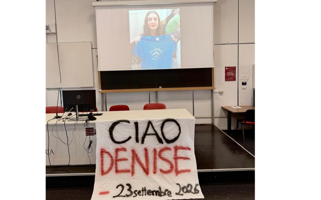 Lo striscione dedicato a Denise esposto durante l'inaugurazione del nuovo anno accademico di Pedagogia antimafia