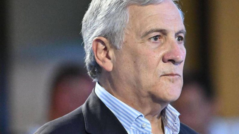 Houthi, Tajani: “Situazione complicata, i nostri militari in sicurezza”