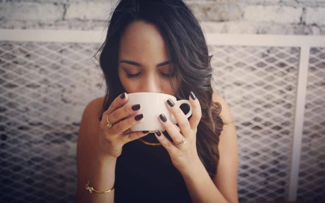 Tumori, con caffè o tè bollente rischio cancro esofago più alto: “Meglio tiepido”