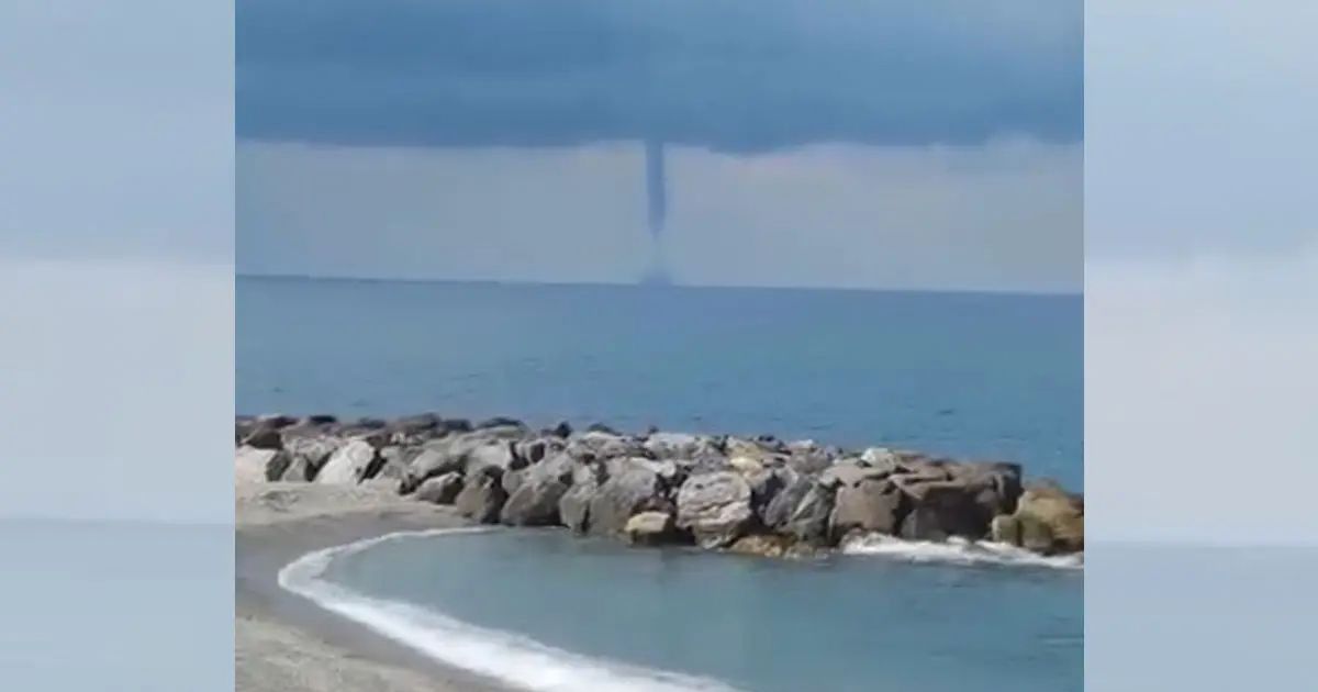 https://www.quotidianodelsud.it/wp-content/uploads/2026/09/tromba-marina-amantea.jpg