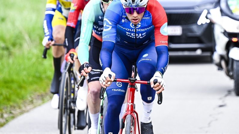 Tronchon vince la decima tappa della Vuelta 2026 in volata, Mas sempre in rosso