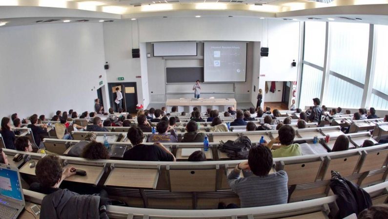 Il volontariato universitario diventa un titolo spendibile nel cv: da gennaio al via il Civic engagement badge