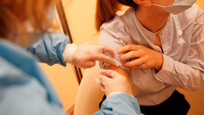 Campagna antinfluenzale, 9 i vaccini autorizzati per la stagione 2026-2027