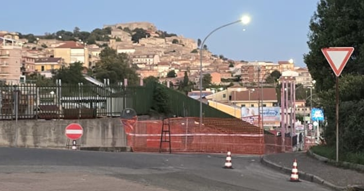https://www.quotidianodelsud.it/wp-content/uploads/2026/09/via-artigiani-lavori-chiusura-parziale.jpeg
