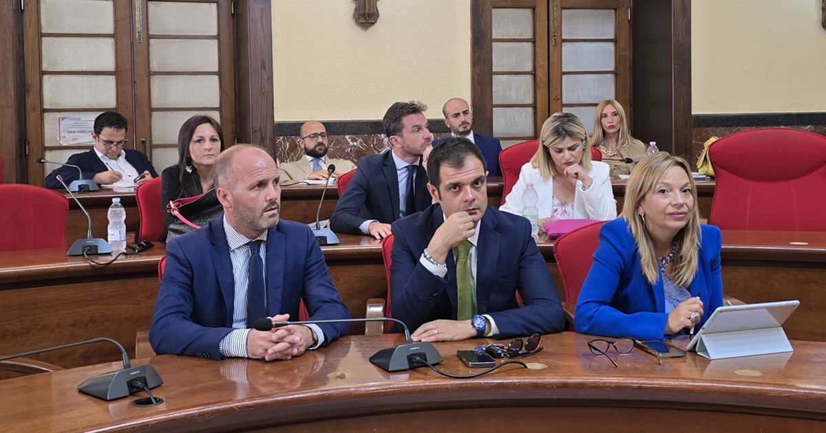 https://www.quotidianodelsud.it/wp-content/uploads/2026/09/vibo-consiglieri-opposizione-minoranza.jpg