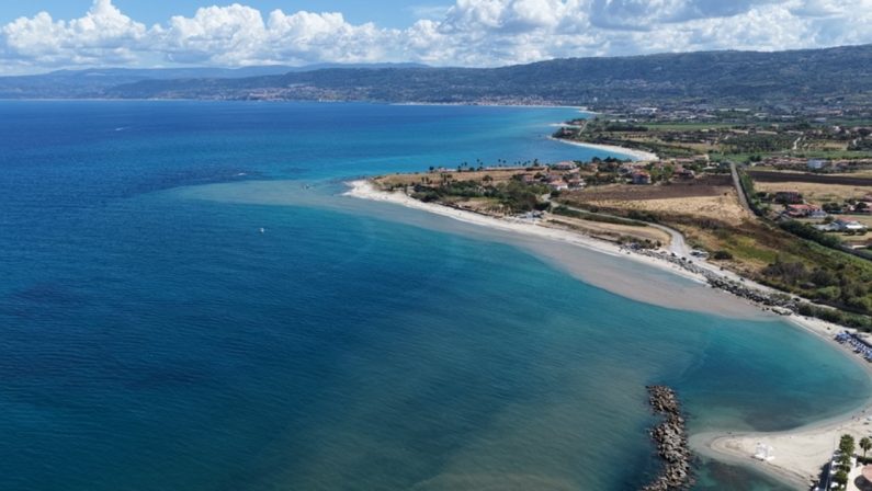Da Pizzo a Zambrone i torrenti riversano fango e detriti in mare