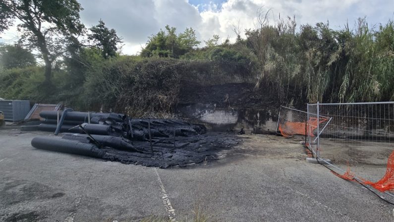 Il racket dietro l'incendio al cantiere di Vibo, danni per circa 30mila euro