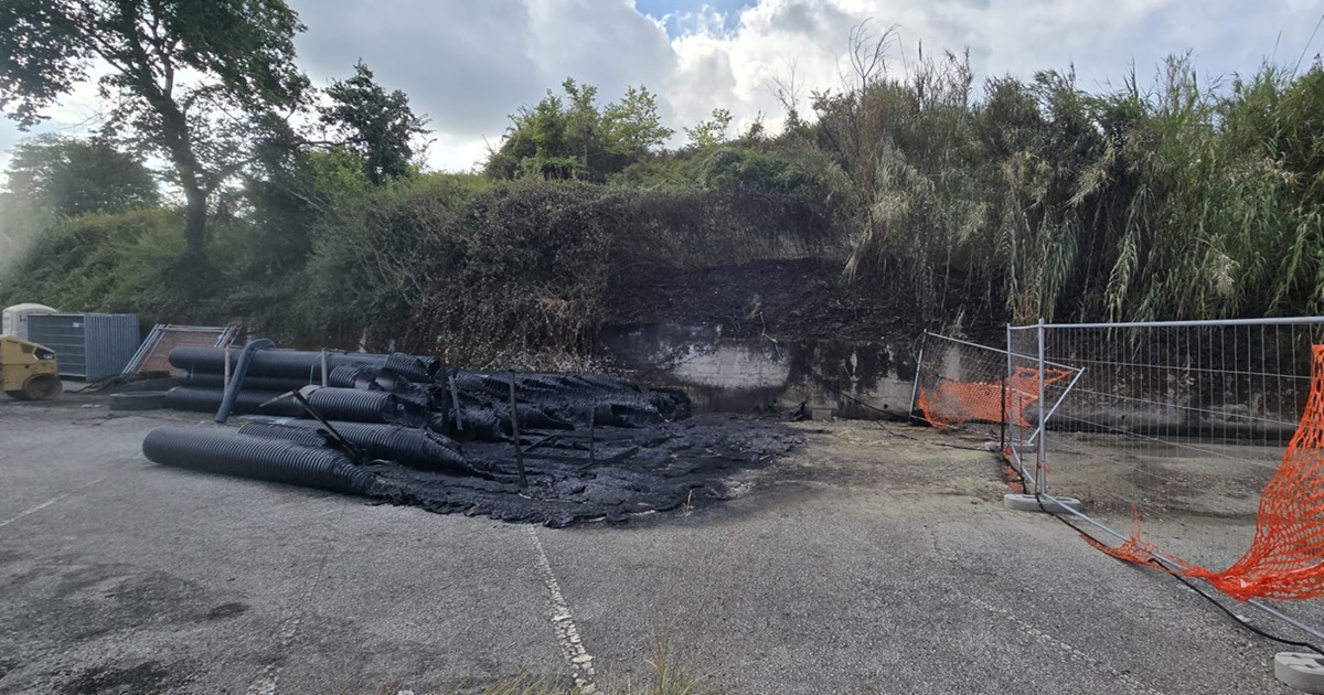 https://www.quotidianodelsud.it/wp-content/uploads/2026/09/vibo-incendio-cantiere-maione-terminal-bus-4.jpeg