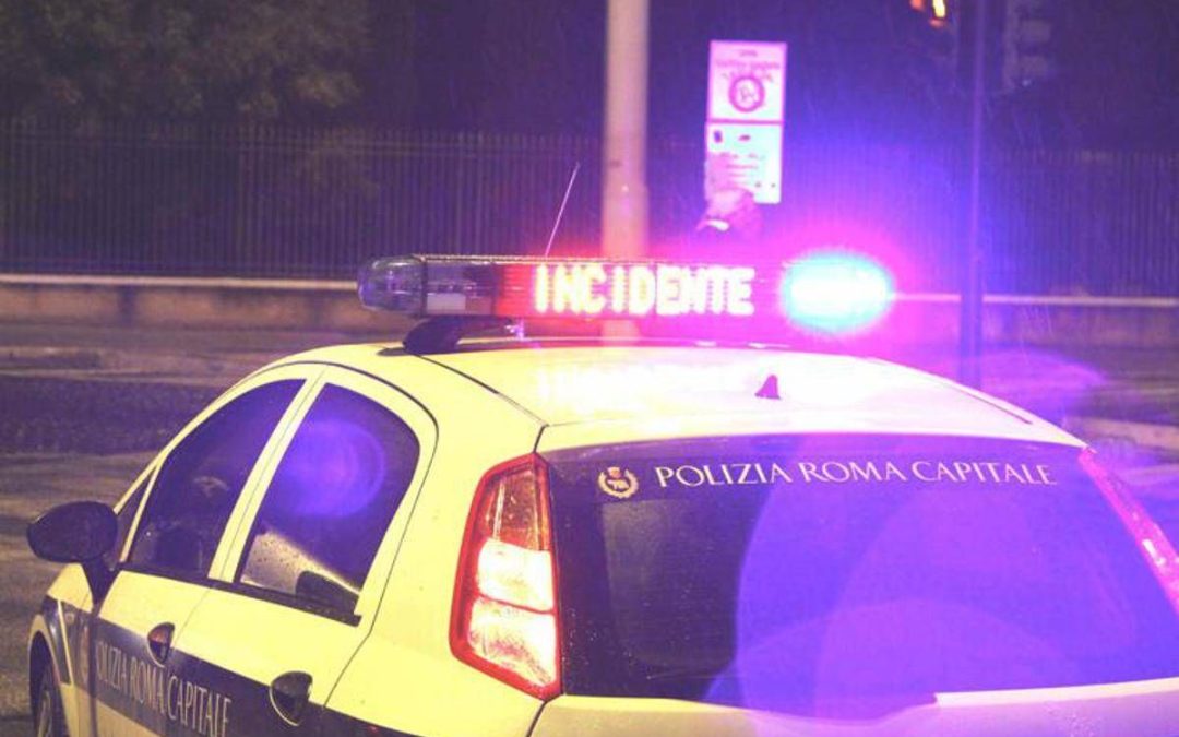 Roma, taxi investe pedone sul lungotevere: morto 50enne