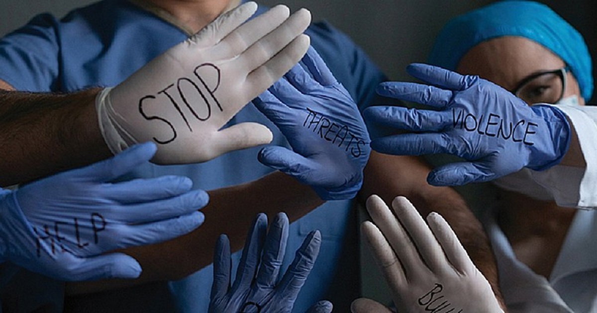 https://www.quotidianodelsud.it/wp-content/uploads/2026/09/violenza-medici.jpg