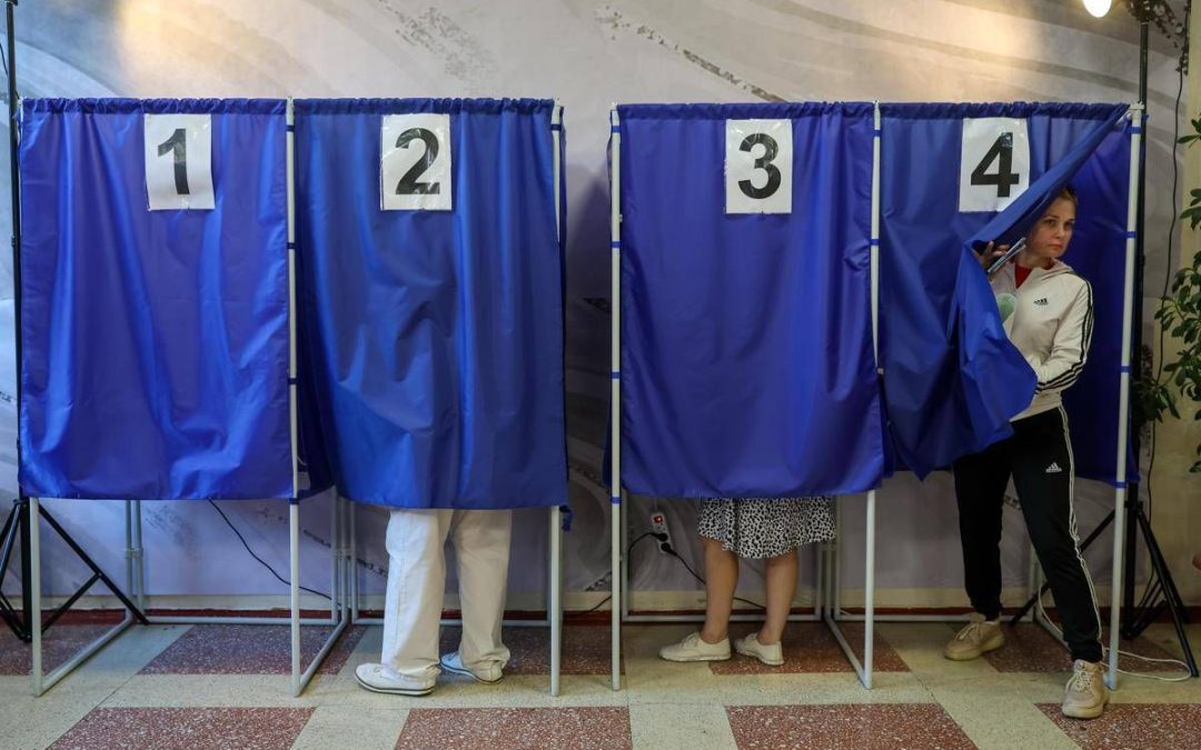Russia al voto, partecipazione alle 15 al 52,6%: superato il dato delle precedenti consultazioni