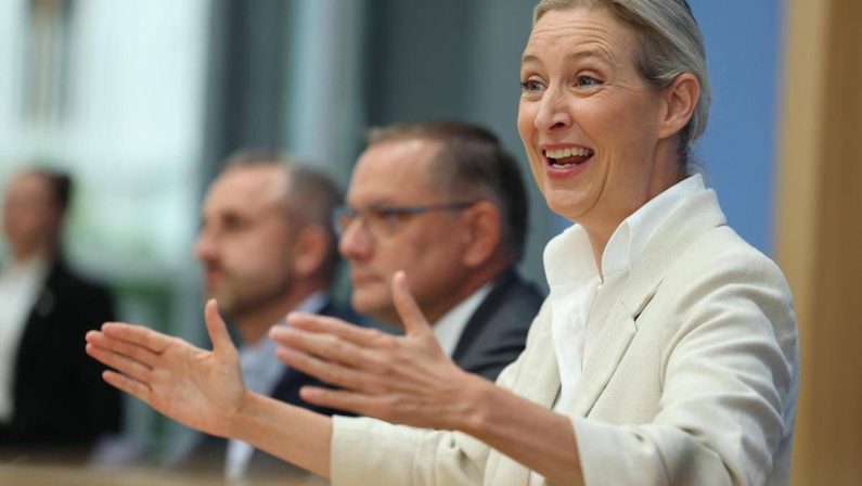 Elezioni in Sassonia-Anhalt, Afd: “Avviati colloqui per formare governo”. Weidel contro Merz: “È un peso”