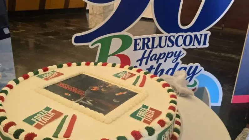 Berlusconi, a Napoli la festa di Forza Italia per i suoi 90 anni