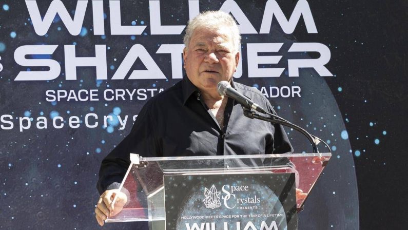 William Shatner a 95 anni stupisce tutti, il leggendario Capitano Kirk debutta nel metal