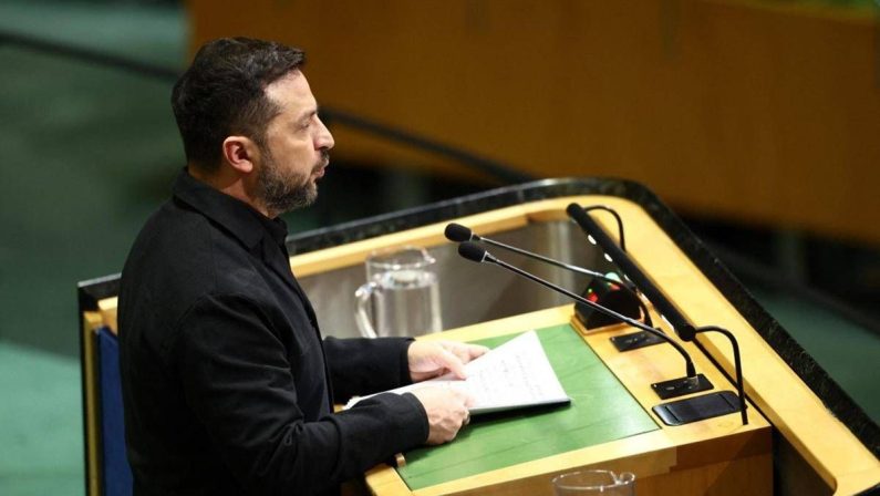 Ucraina, il discorso di Zelensky all’Onu: “Putin va fermato, non sa vivere senza guerra”