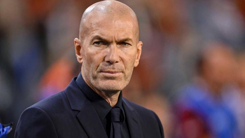 Zidane, gaffe del giornalista dopo Belgio-Francia: “Sono con l’allenatore del Real Madrid”