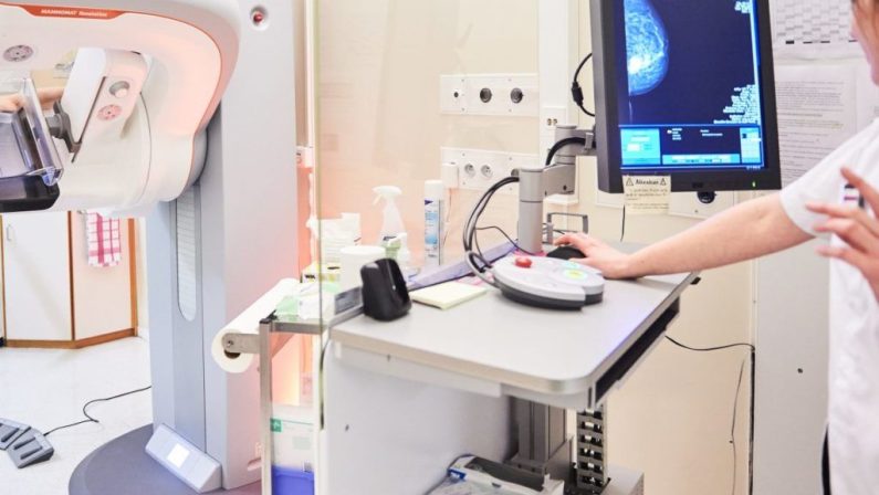 In Lombardia screening per il tumore al seno al 60,5%, superato lo standard nazionale