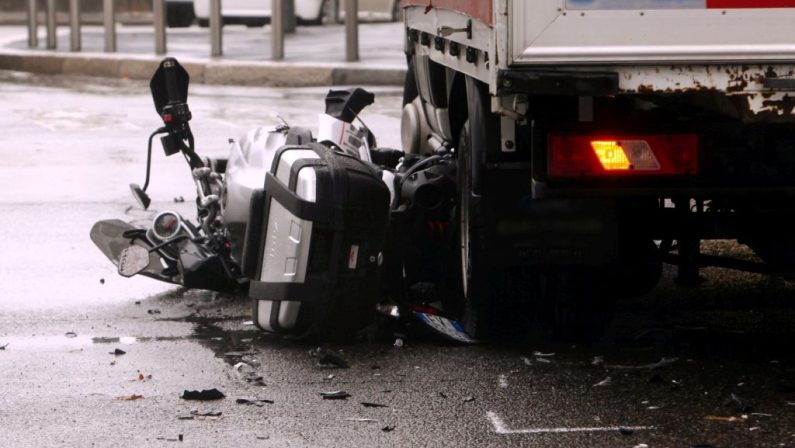Nel 2025 oltre 177 mila incidenti stradali: diminuiscono i decessi, ma aumentano i feriti