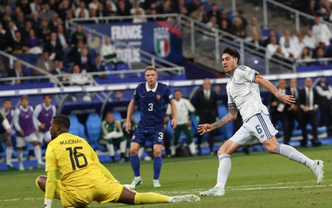 Bastoni risponde alla magia di Olise, Francia-Italia 1-1