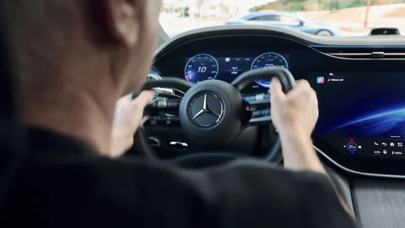 Lo steer-by-wire debutta sulla nuova Mercedes-Benz EQS berlina