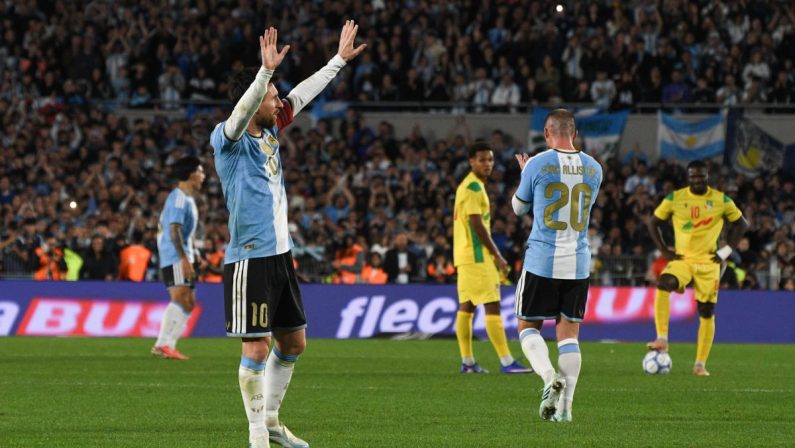 L’ultima di Messi con l’Argentina, due assist e un gol: “Ora farò il tifoso”