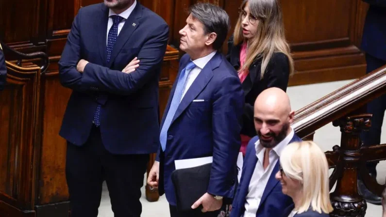 Conte “Legge elettorale vestito per rimanere incollati alle poltrone”