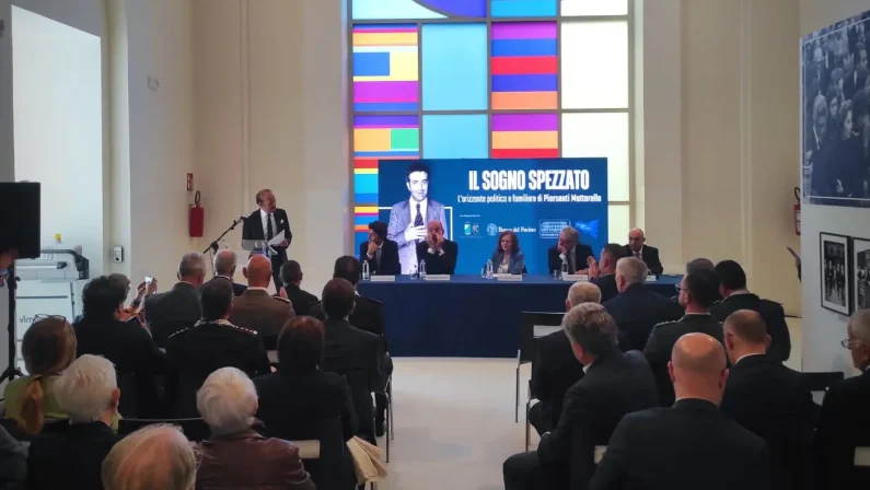 Banca del Fucino porta all’Aquila la mostra dedicata a Piersanti Mattarella