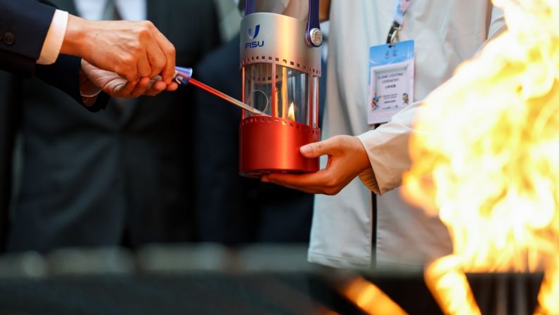 Accesa a Torino la fiamma per le Universiadi invernali di Changchun 2027