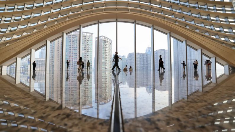 Cina, riaperto il valico terrestre più importante tra Shenzhen e Hong Kong