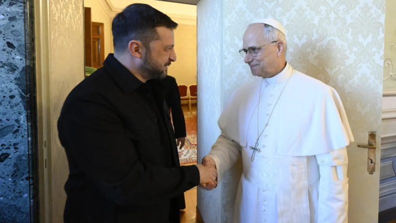 Papa sente Zelensky “Mosca e Kiev collaborino per tregua a Oleshky”