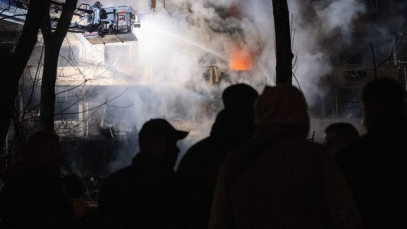 Nuova notte di raid russi in Ucraina, 4 morti e 11 feriti