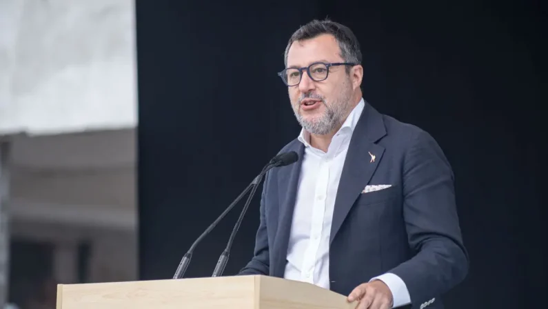 Carburanti, Salvini “Sbloccati fondi per un miliardo, da oggi pagamenti”