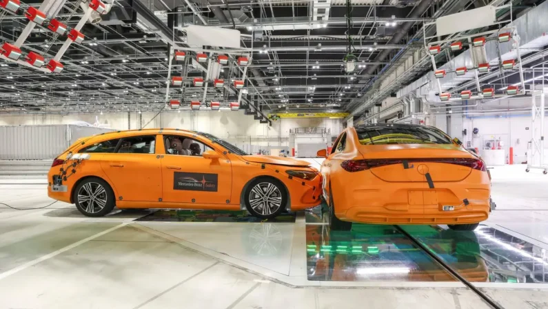 Mercedes CLA, primo crash test laterale ad alta velocità tra due vetture