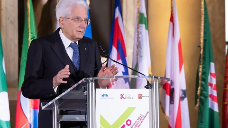 IA, Mattarella “Frenare competizione esasperata tra pochi soggetti”
