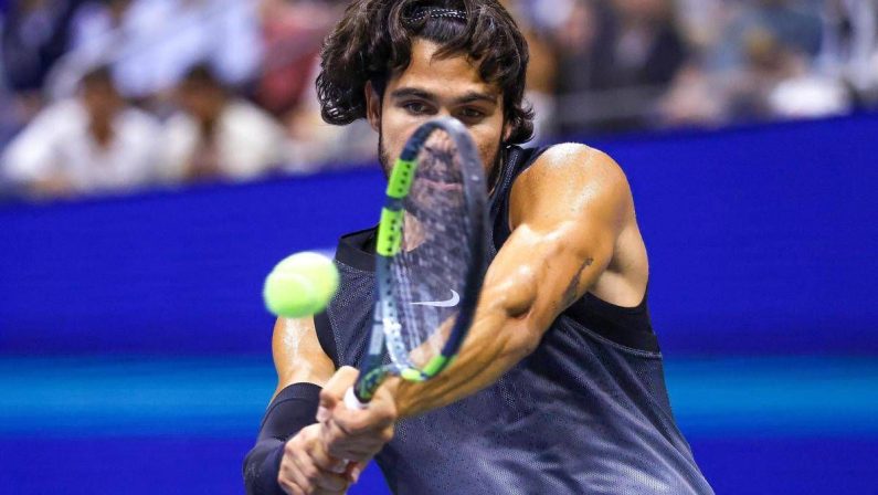 Esordio vincente per Alcaraz a Tokyo, Michelsen ko in tre set: affronterà Arnaldi al 2° turno