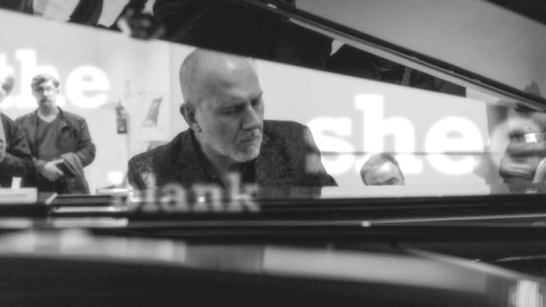 “Sguardi a Sud”, Alessandro Galati in concerto a Mendicino con “Piano solo”