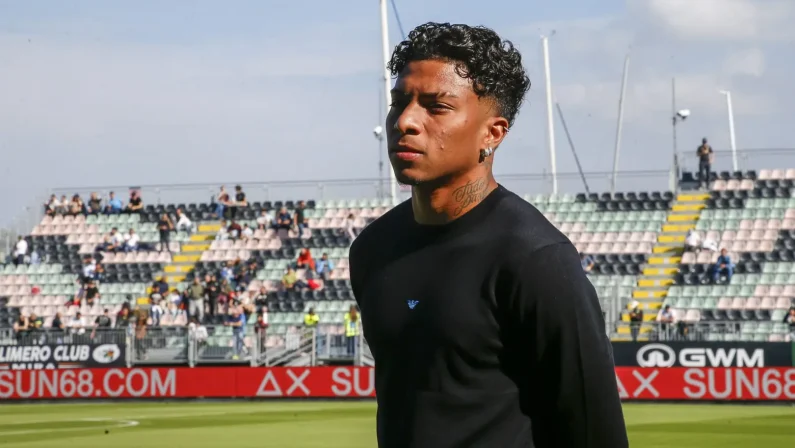 Furto in casa del calciatore del Napoli Alisson Santos, svegliato dai ladri in casa