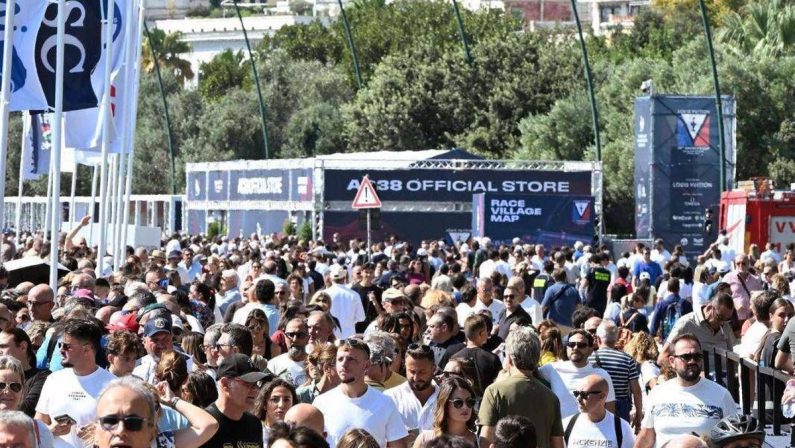 America’s Cup: Napoli guarda al 2027, 252mila visitatori per la regata preliminare, 7,5 volte Barcellona