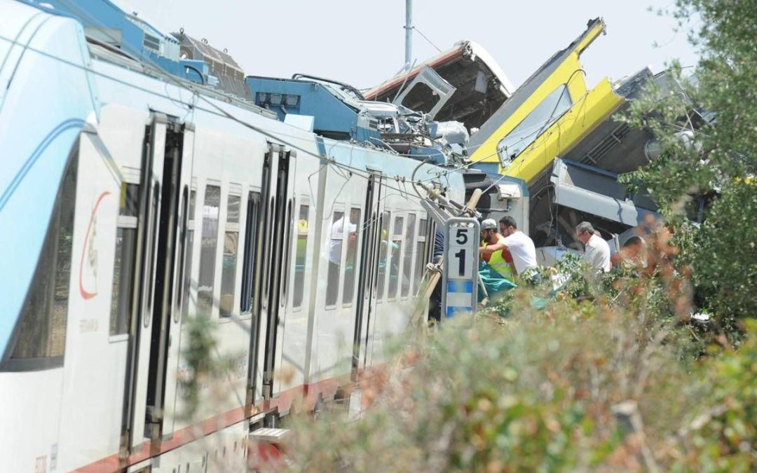 Scontro treni Andria, definitive condanne per capostazione e capotreno e assoluzioni ex dirigenti
