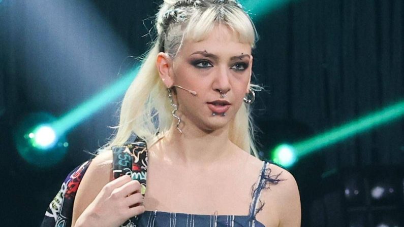 Anna Lou Castoldi vittima di furto e revenge porn, la denuncia della figlia di Morgan e Asia Argento