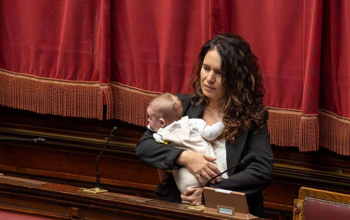 https://www.quotidianodelsud.it/wp-content/uploads/2026/10/barzotti-figlia-m5s.jpeg