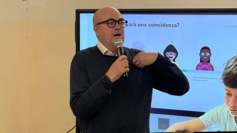Scuola, Battaglia (Vik School) su Behind your screen: “Creiamo consapevolezza all’uso dei social”
