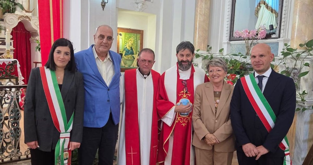 https://www.quotidianodelsud.it/wp-content/uploads/2026/10/briatico-aido-premiazione-e1791313733718.jpg